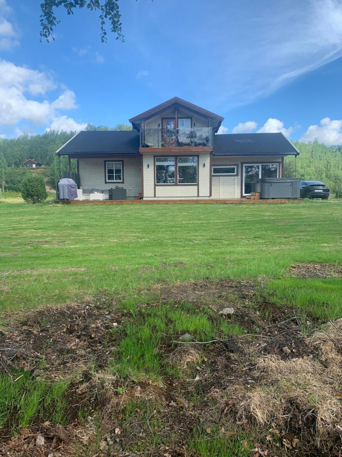 Cottage With Good Standard Next To Neiden River Exterior photo