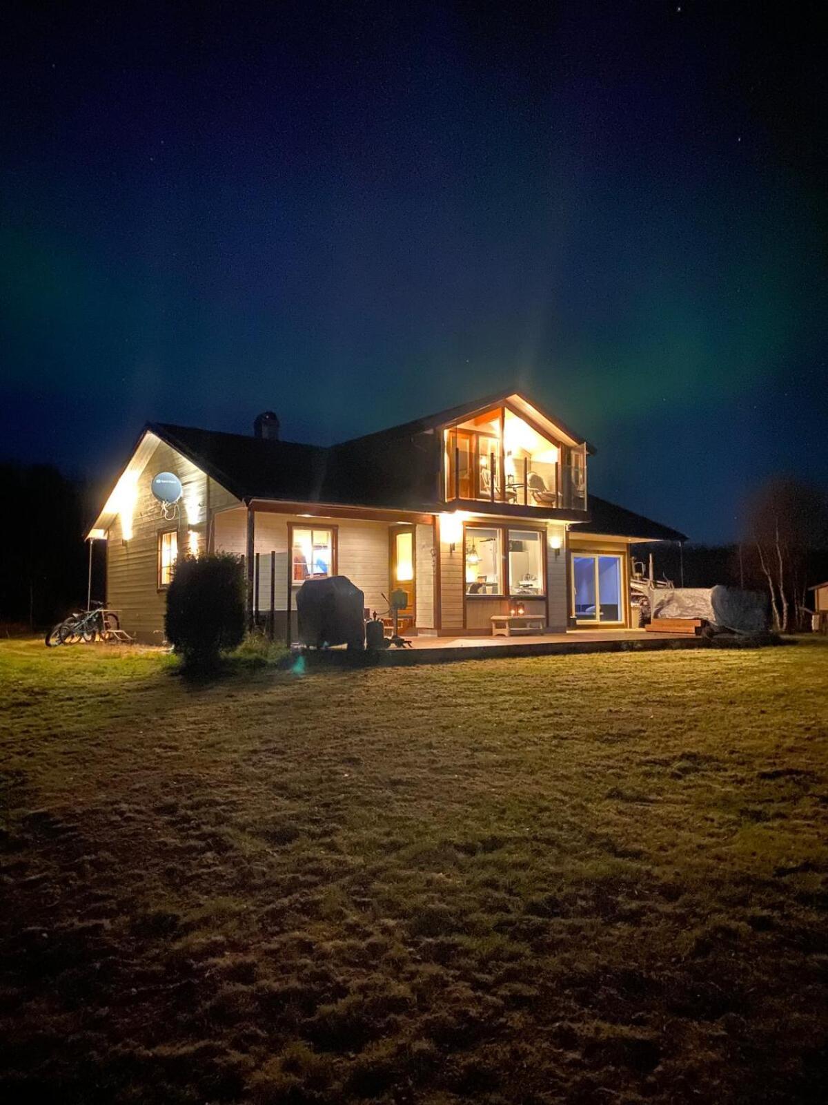 Cottage With Good Standard Next To Neiden River Exterior photo