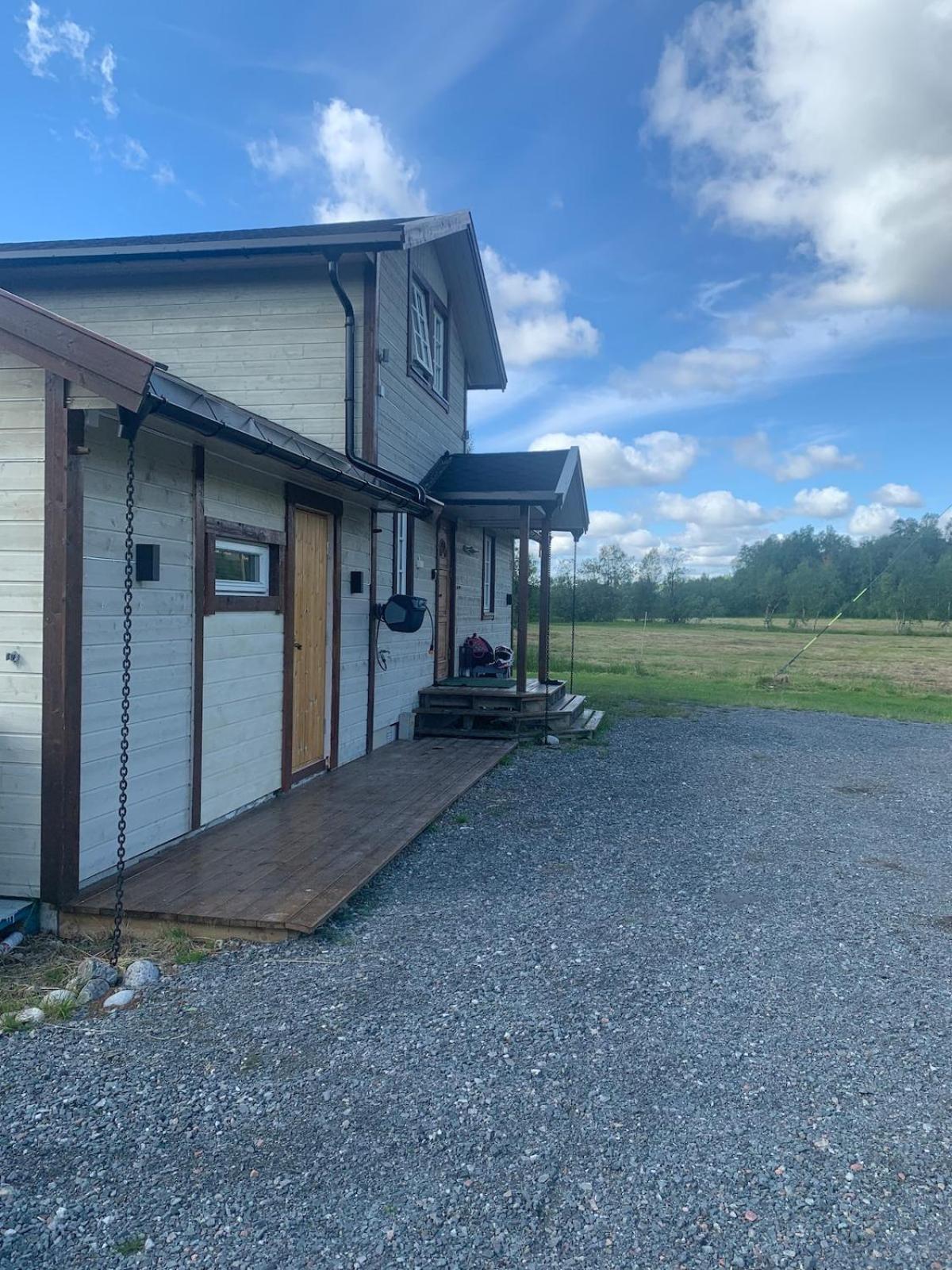 Cottage With Good Standard Next To Neiden River Exterior photo