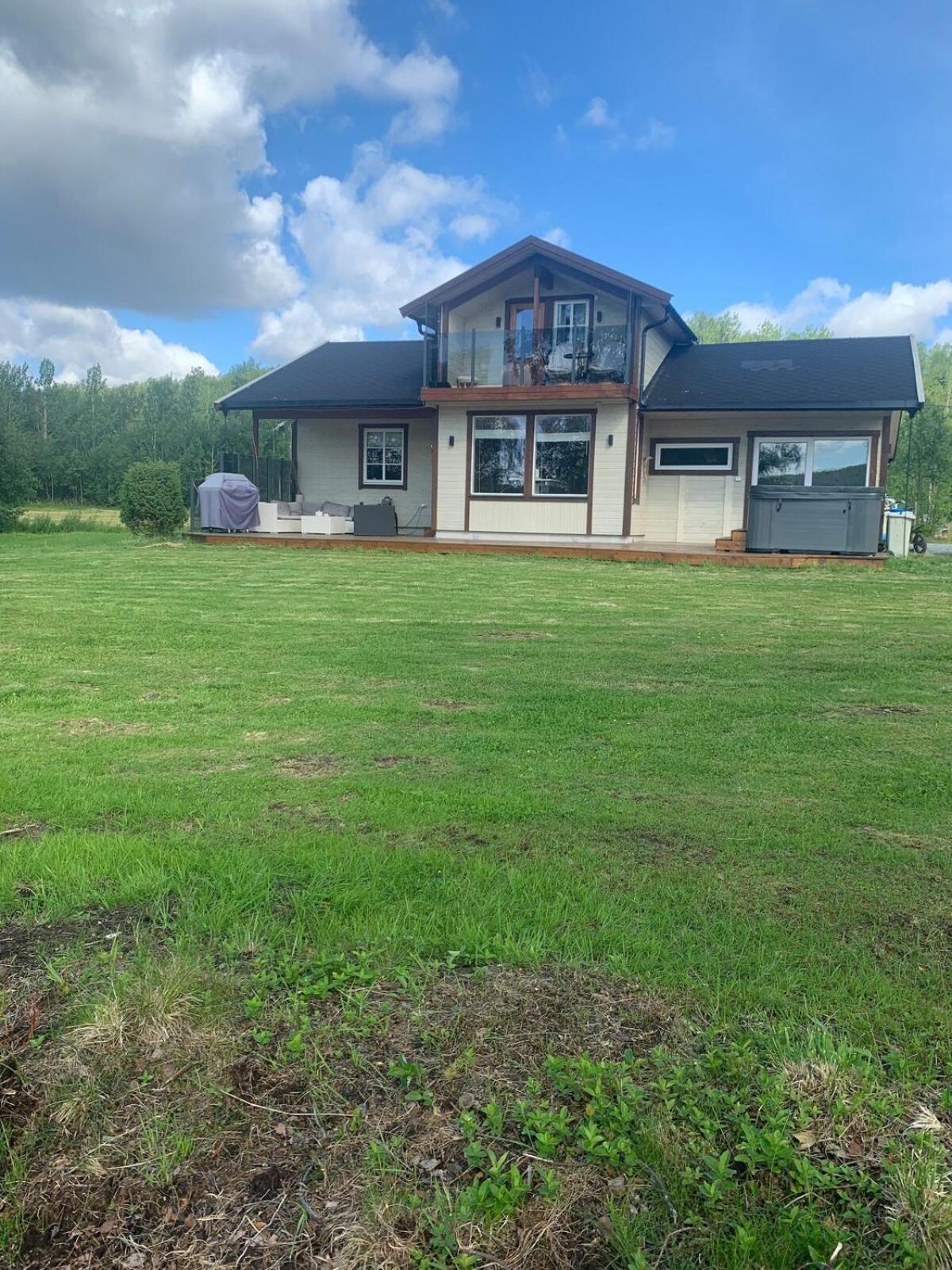 Cottage With Good Standard Next To Neiden River Exterior photo